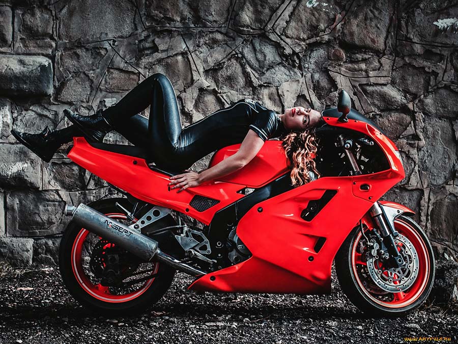 Beautiful girl Beautiful girls and motorcycles in Padang