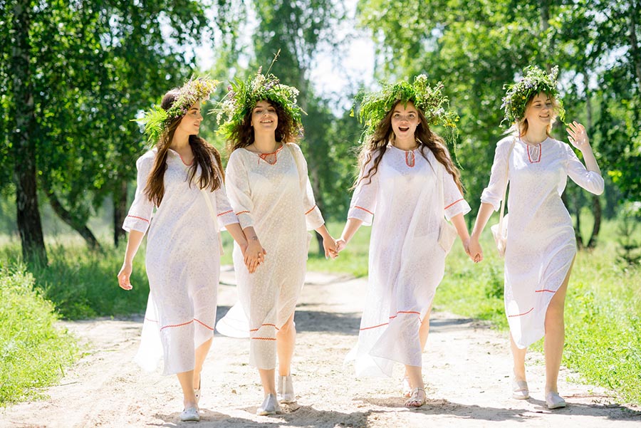 Slavic girls in Padang