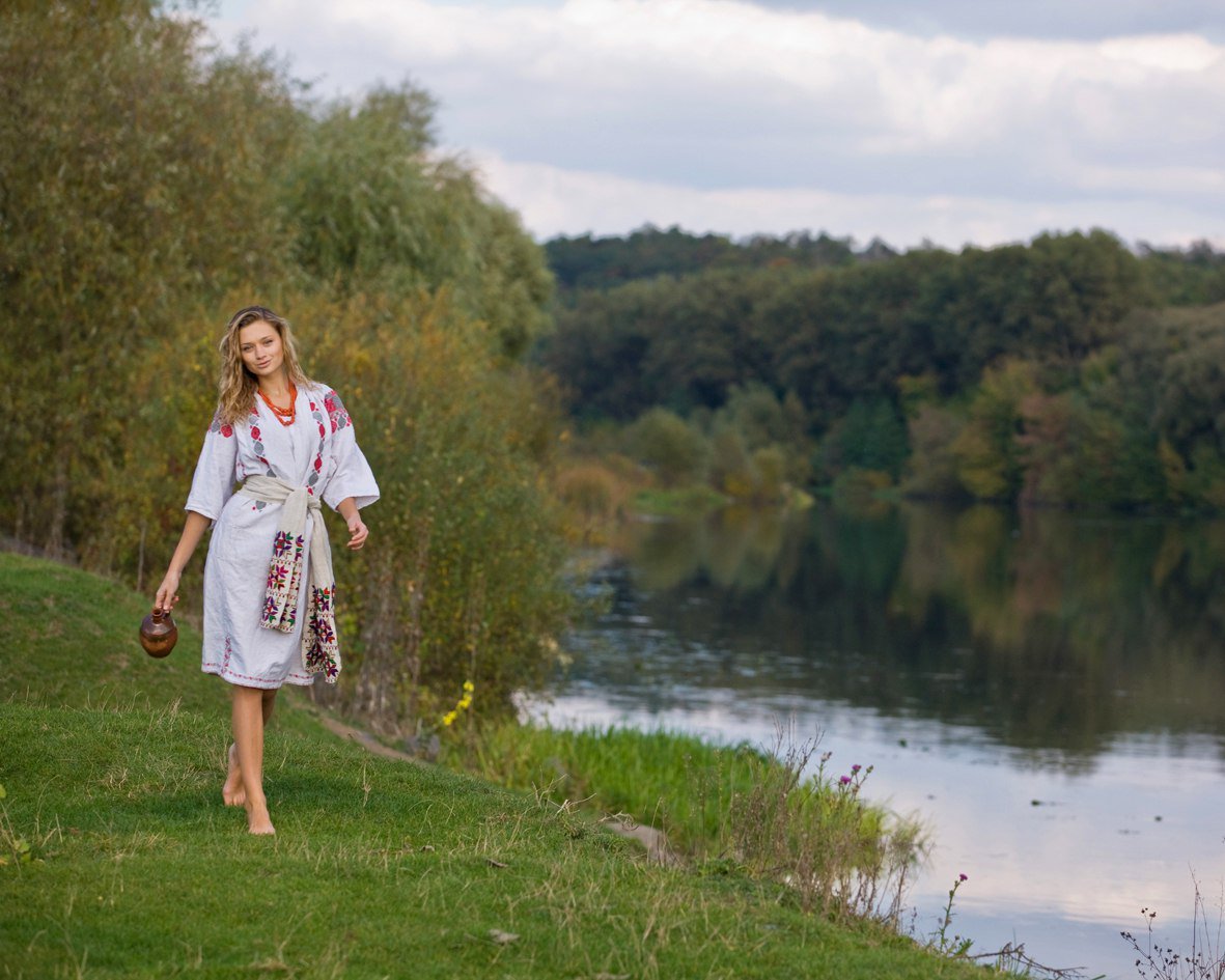 Nude girl Slavic women in Padang