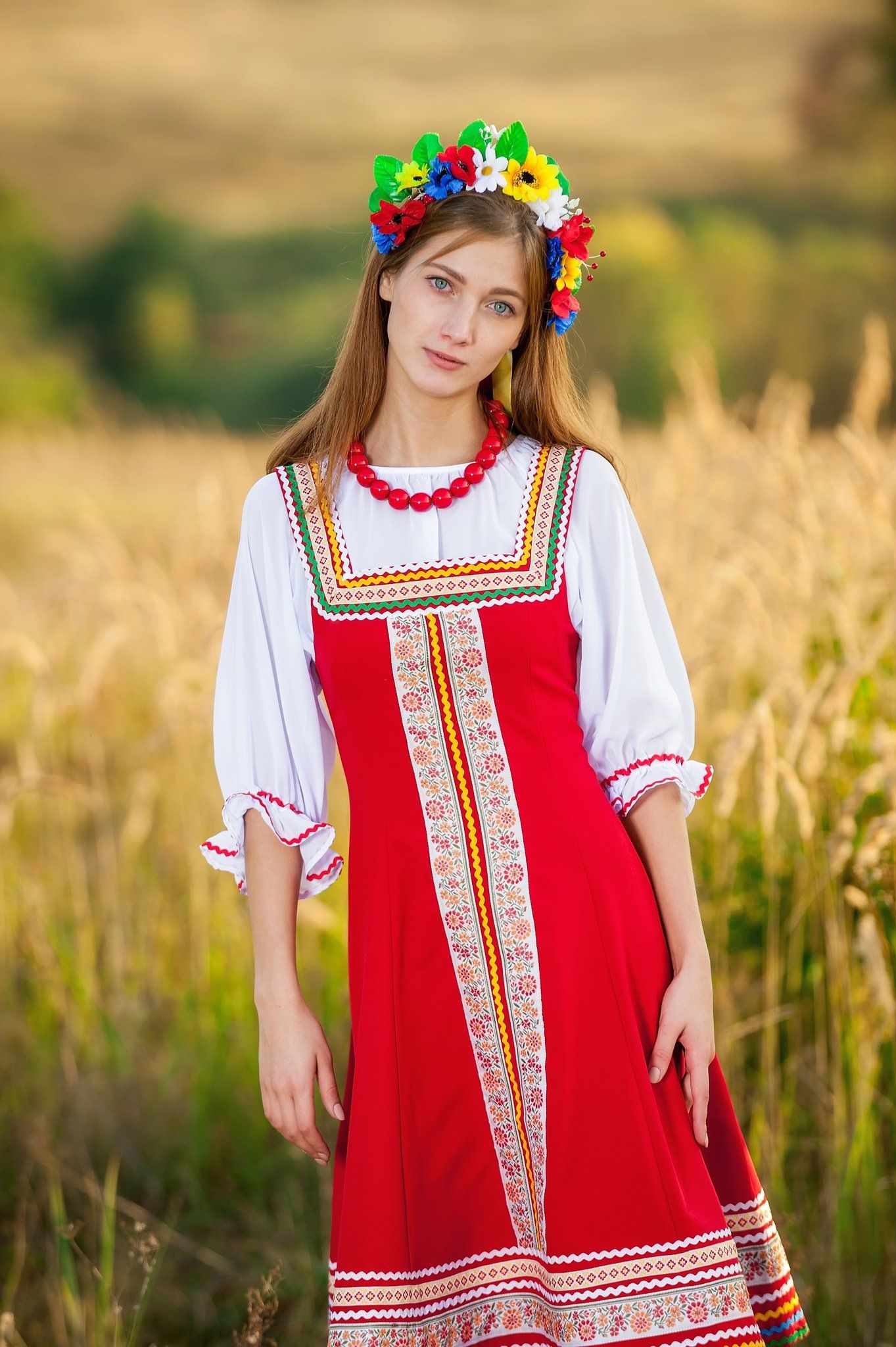 Women in Slavic costumes in Padang