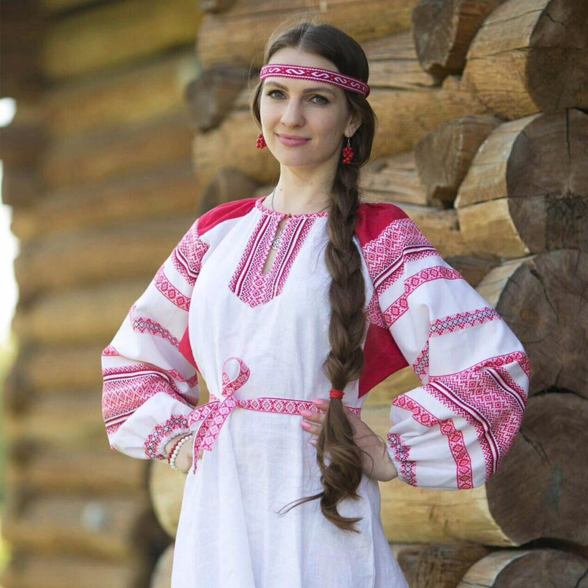 Girls in Slavic costumes in Padang