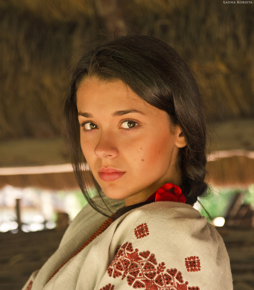 Girls in Slavic costumes in Padang